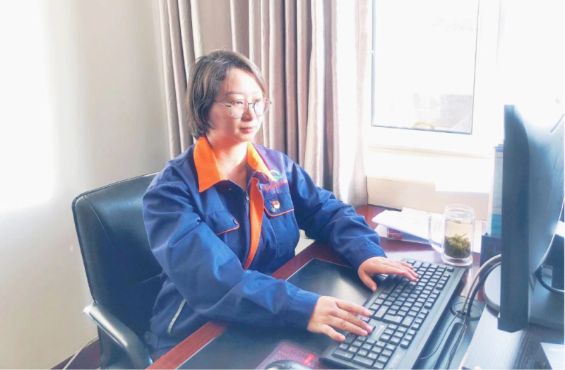 省物產(chǎn)集團黨務(wù)工作者、先進模范持續(xù)熱議黨的二十大精神（二）