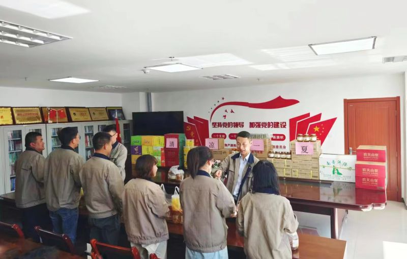 情系職工，夏送清涼&mdash;&mdash;朝物開投公司開展夏日送清涼活動