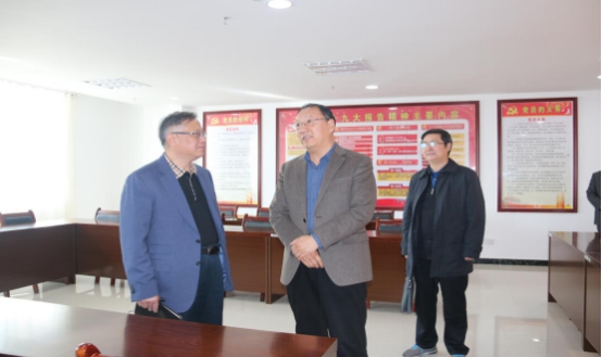 省委常委、省總工會(huì)主席馬吉孝等一行蒞臨青海物產(chǎn)集團(tuán)公司視察，調(diào)研指導(dǎo)道路貨運(yùn)企業(yè)建會(huì)、貨運(yùn)司機(jī)入會(huì)等工作