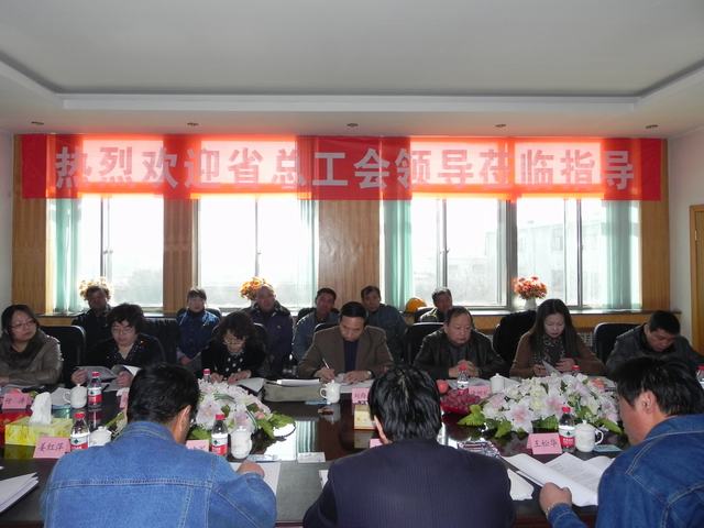 深入車間班組、&ldquo;零距離&rdquo;接觸職工、體驗職工生活、傾聽職工心聲