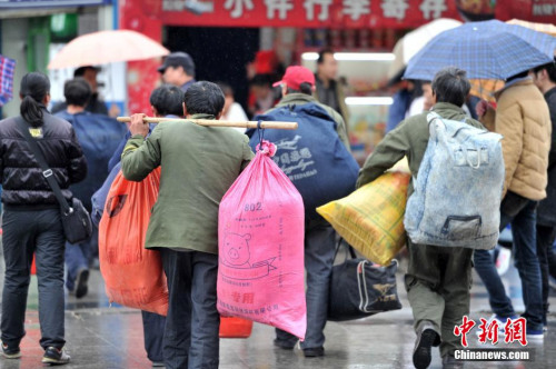 聚焦春節(jié)&ldquo;恐歸族&rdquo;：近鄉(xiāng)情怯，恐懼何來？(圖)